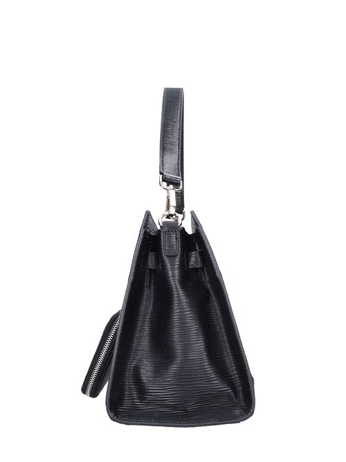  LA CARRIE | 151M-TE-23-SYNNERO